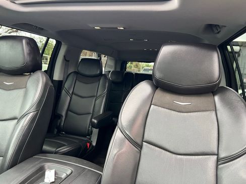Used 2020 Cadillac Escalade ESV Luxury w/ Escalade Sport Edition image 36