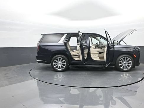 Used 2023 Cadillac Escalade Premium Luxury Platinum w/ Heavy-Duty Trailer Package AWD/4WD image 42