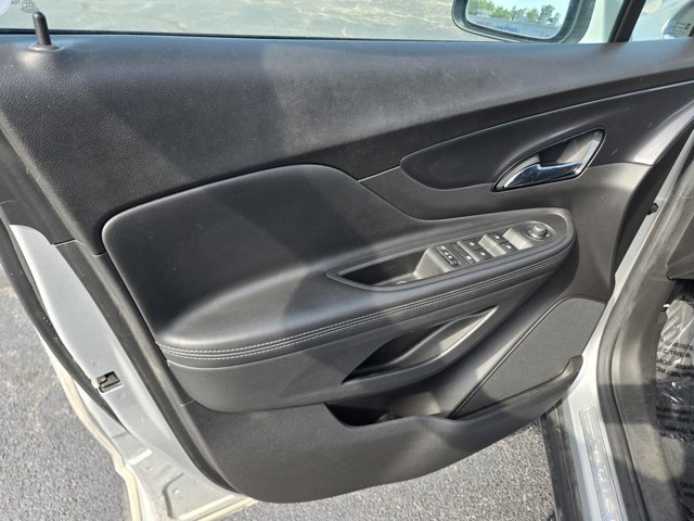 Used 2022 Buick Encore Preferred w/ Safety Package II AWD/4WD image 36