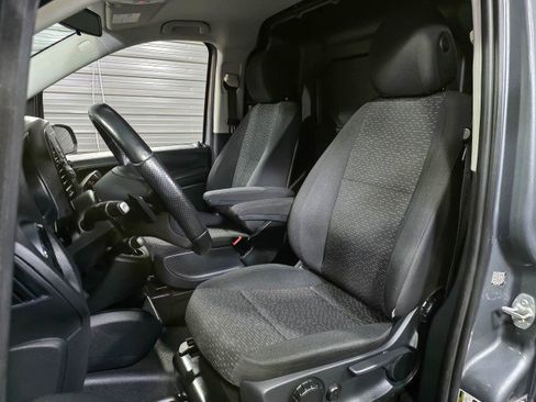 Used 2021 Mercedes-Benz Metris image 16
