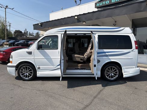 Used 2014 GMC Savana 1500 AWD image 4