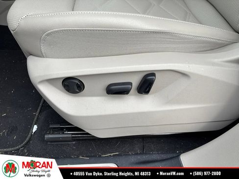 Used 2024 Volkswagen Atlas SE w/ Black Wheel Package AWD/4WD image 13