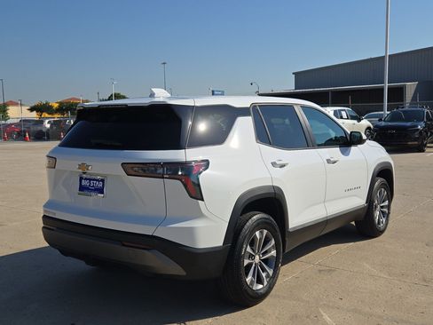 Used 2026 Chevrolet Equinox LT FWD image 3