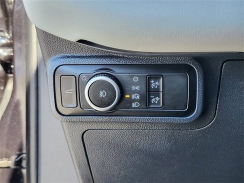 Certified 2025 Ford Explorer Platinum w/ LUX Leather Package image 26