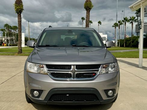 Used 2019 Dodge Journey SE image 9