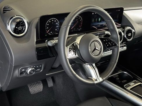 Used 2025 Mercedes-Benz GLA 250 GLA 250 image 11