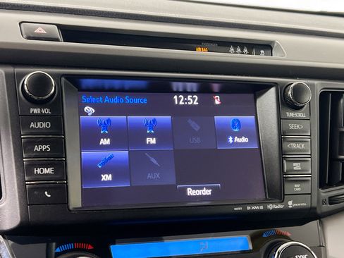 Used 2018 Toyota RAV4 Limited image 28