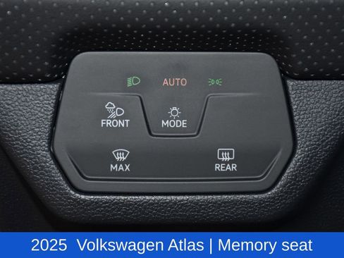 Used 2025 Volkswagen Atlas SEL AWD/4WD image 9