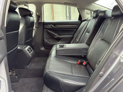 Used 2018 Honda Accord Touring image 37