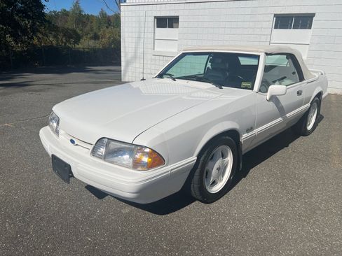 Used 1993 Ford Mustang LX image 2