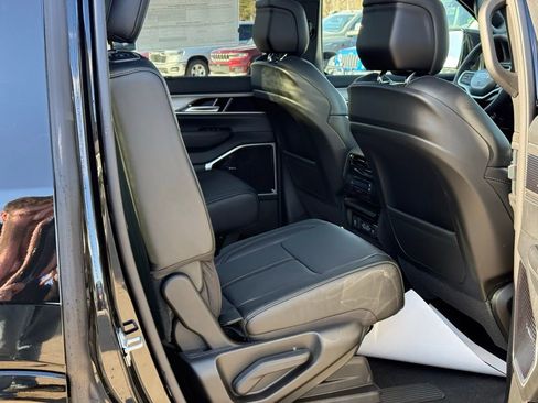 New 2026 Jeep Grand Wagoneer Limited image 35