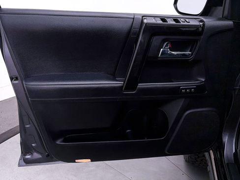 Used 2019 Toyota 4Runner Limited AWD/4WD image 19