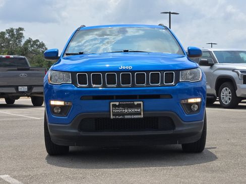 Used 2018 Jeep Compass Latitude w/ Popular Equipment Group FWD image 8