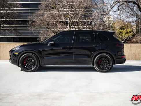 Used 2015 Porsche Cayenne Turbo image 34