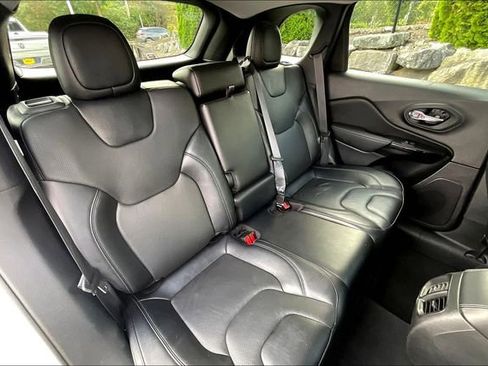 Used 2023 Jeep Cherokee Altitude Lux image 26