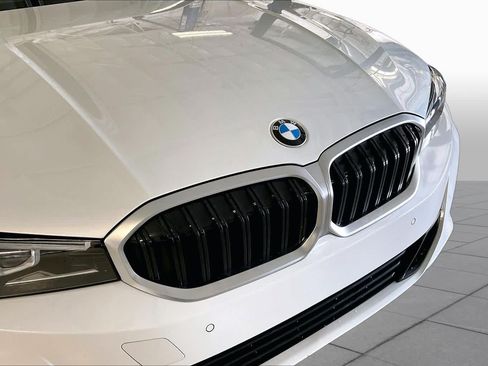 Used 2023 BMW 330i xDrive Sedan w/ Premium Package AWD/4WD image 30