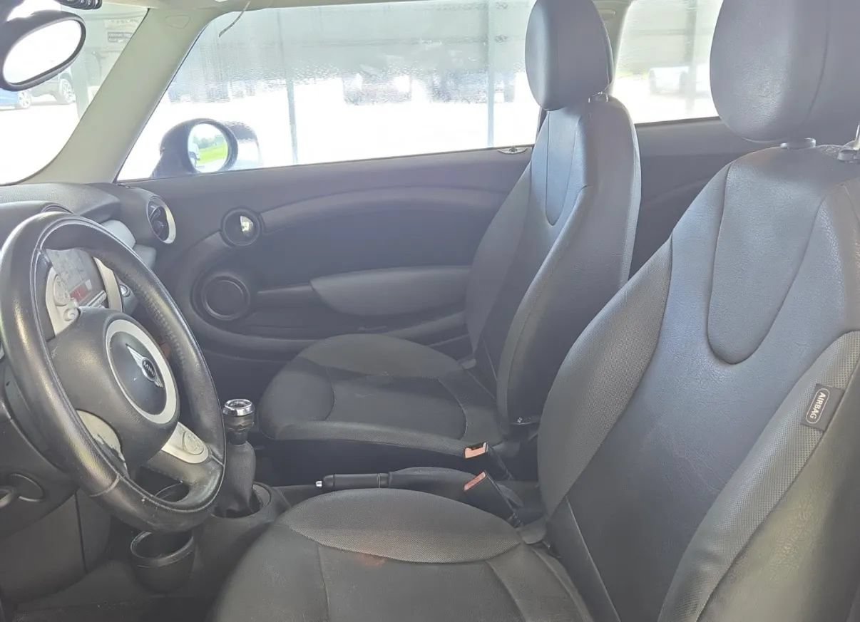 Used 2010 MINI Cooper Hardtop FWD image 10