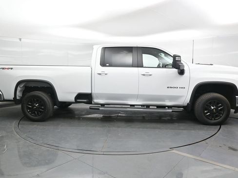 Used 2025 Chevrolet Silverado 2500 LT w/ Safety Package AWD/4WD image 4