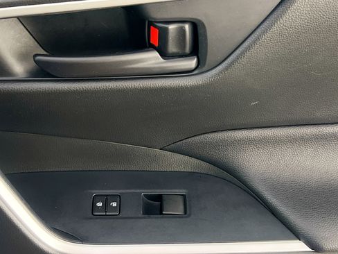 Used 2020 Toyota RAV4 LE image 31