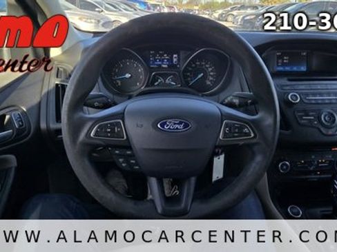 Used 2017 Ford Focus SE image 29