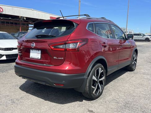 Used 2021 Nissan Rogue Sport SL AWD/4WD image 4