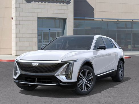 New 2026 Cadillac Lyriq Premium Luxury w/ LPO, Premium Carpet Package image 6