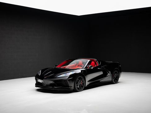 Used 2024 Chevrolet Corvette Stingray Premium Cpe w/ Z51 Performance Package RWD image 6
