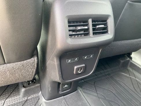 Certified 2023 Chevrolet Equinox Premier AWD/4WD image 19