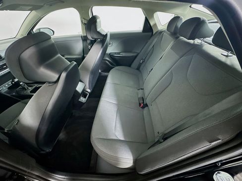 Used 2025 Kia K4 LXS image 27