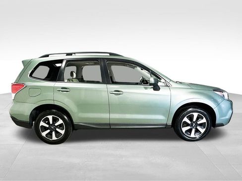 Used 2018 Subaru Forester 2.5i Premium AWD/4WD image 10