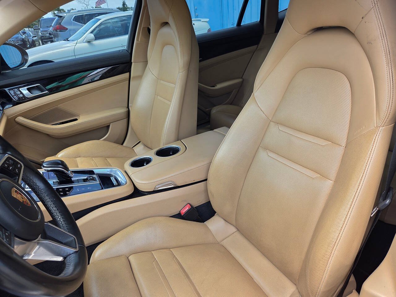 Used 2020 Porsche Panamera RWD image 18
