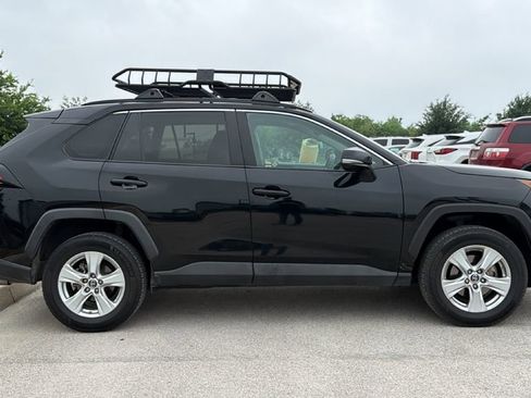 Certified 2019 Toyota RAV4 XLE AWD/4WD image 4