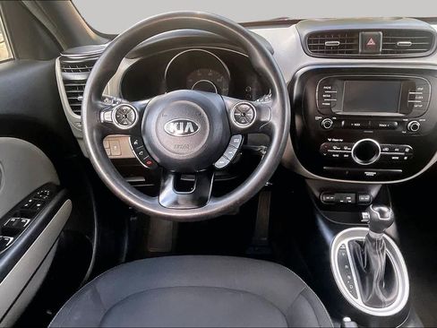 Used 2017 Kia Soul + FWD image 6