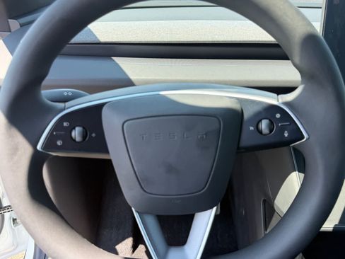 Used 2026 Tesla Model Y 2WD image 17