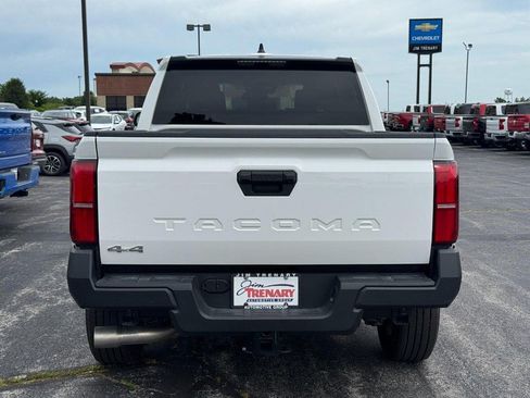 Used 2026 Toyota Tacoma SR AWD/4WD image 4