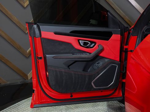 Used 2023 Lamborghini Urus S image 38