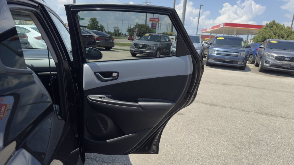Used 2020 Hyundai Kona Ultimate AWD/4WD image 24