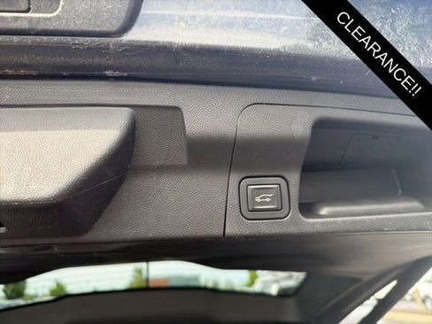Used 2017 GMC Acadia SLE AWD/4WD image 10