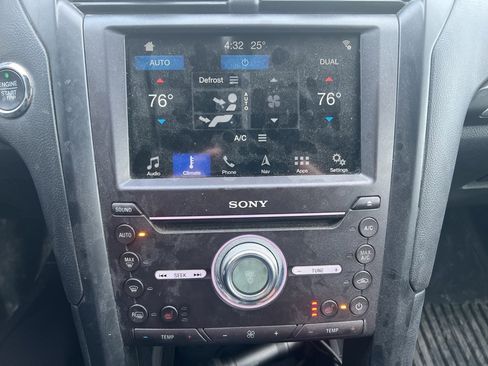 Used 2018 Ford Fusion Titanium image 4