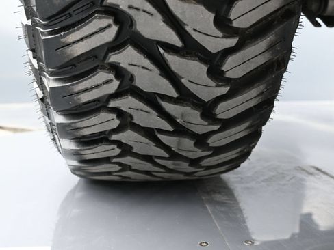 Used 2024 RAM 1500 Laramie AWD/4WD image 19
