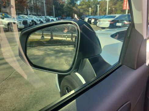 Certified 2024 Toyota Highlander XSE image 16