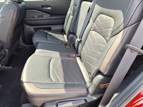 Used 2023 Nissan Pathfinder Platinum w/ Cargo Package AWD/4WD image 25