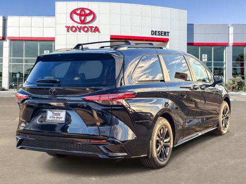 New 2026 Toyota Sienna XSE AWD/4WD image 7