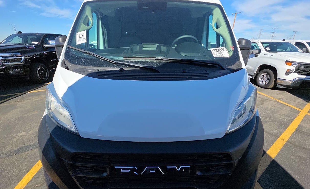 Used 2024 RAM ProMaster 2500 w/ Convenience Group FWD image 5
