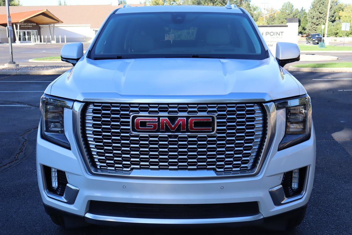 Used 2021 GMC Yukon Denali w/ Denali Premium Package AWD/4WD image 12