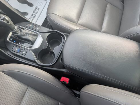 Used 2018 Hyundai Santa Fe AWD image 17