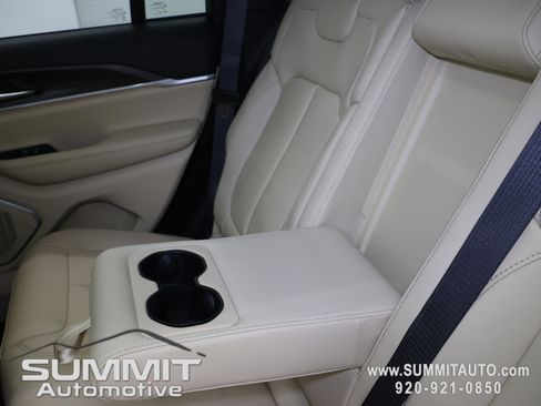 New 2026 Jeep Grand Cherokee Limited w/ Limited Altitude Package AWD/4WD image 37