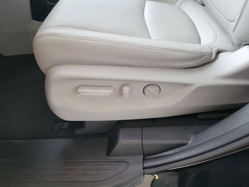 Used 2022 Honda Odyssey Touring image 14