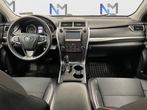 Used 2017 Toyota Camry SE FWD image 8