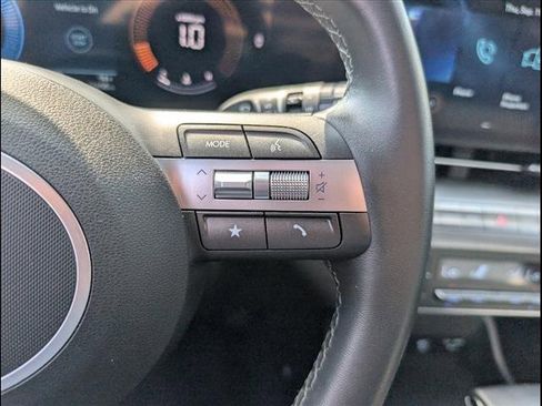 Used 2025 Hyundai Kona SEL image 9